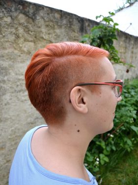 natürlich schöne haare - kamm & schere
